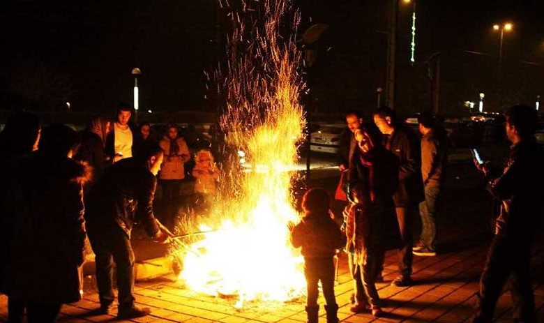 خستگی پرستاران را یکسال پس از کرونا با حوادث چهارشنبه سوری دوچندان نکنیم خستگی پرستاران را یکسال پس از کرونا با حوادث چهارشنبه سوری دوچندان نکنیم