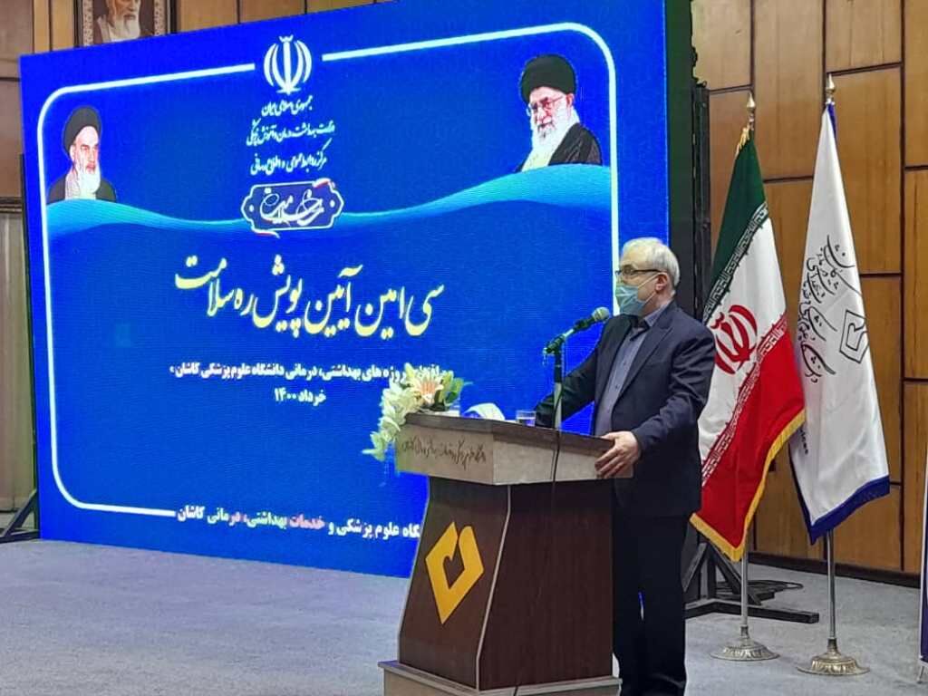 برخی با ویترینآرایی کاذب تلاش کادر درمان را منکر میشوند برخی با ویترینآرایی کاذب تلاش کادر درمان را منکر میشوند