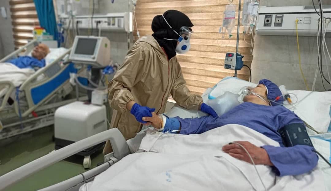کادر درمان جهادگرانی که در میدان نبرد از خودگذشتگی های بزرگی را به نمایش گذاشتند کادر درمان جهادگرانی که در میدان نبرد از خودگذشتگی های بزرگی را به نمایش گذاشتند