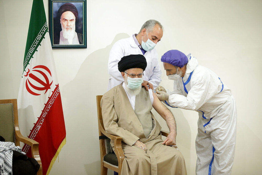 تزریق واکسن داخلی باعث اطمینان مردم و دلگرمی کادر درمان به توانایی های کشور می شود تزریق واکسن داخلی باعث اطمینان مردم و دلگرمی کادر درمان به توانایی های کشور می شود