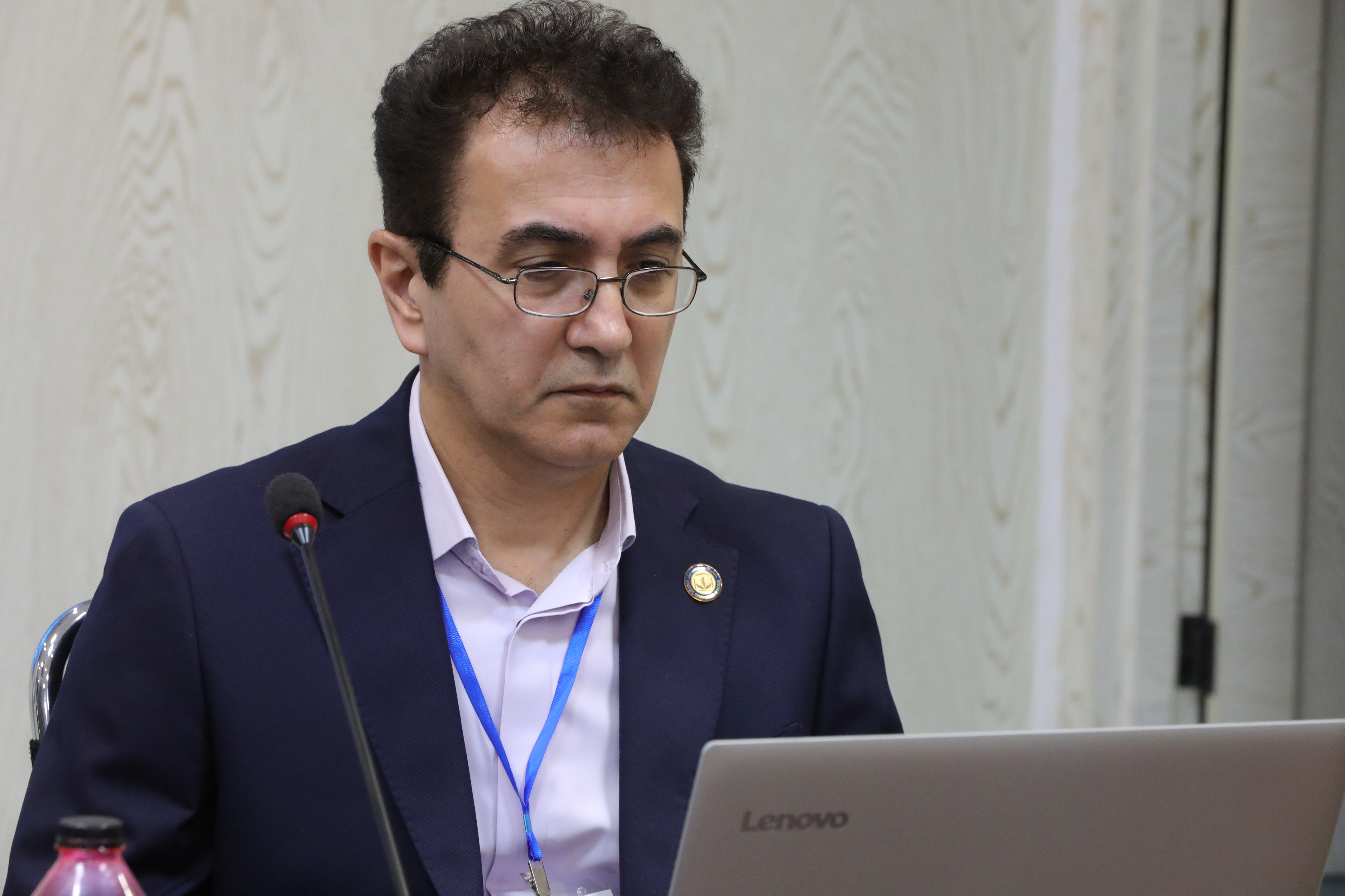 بیعدالتی در توزیع منابع و تعارض منافع تصمیمگیران عامل بسیاری از مشکلات نظام سلامت و نارضایتیها است بیعدالتی در توزیع منابع و تعارض منافع تصمیمگیران عامل بسیاری از مشکلات نظام سلامت و نارضایتیها است